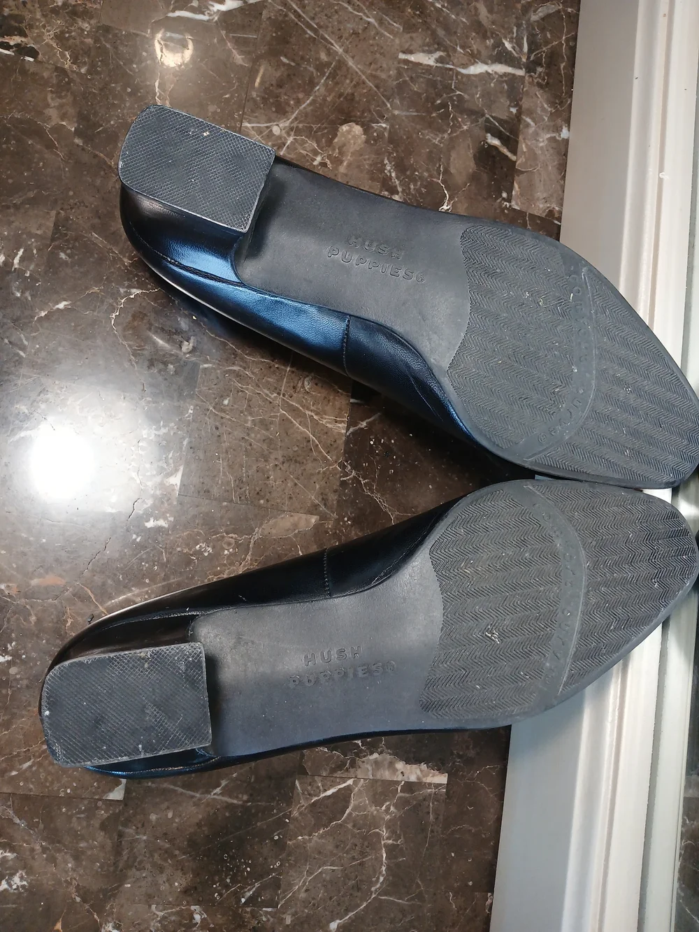 Hush Puppies Black Leather Slip-On 1.5